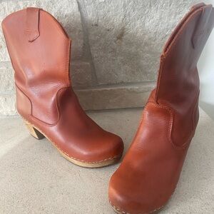 Sanita caramel cognac wood clog boot size 38 U. S. 7.5